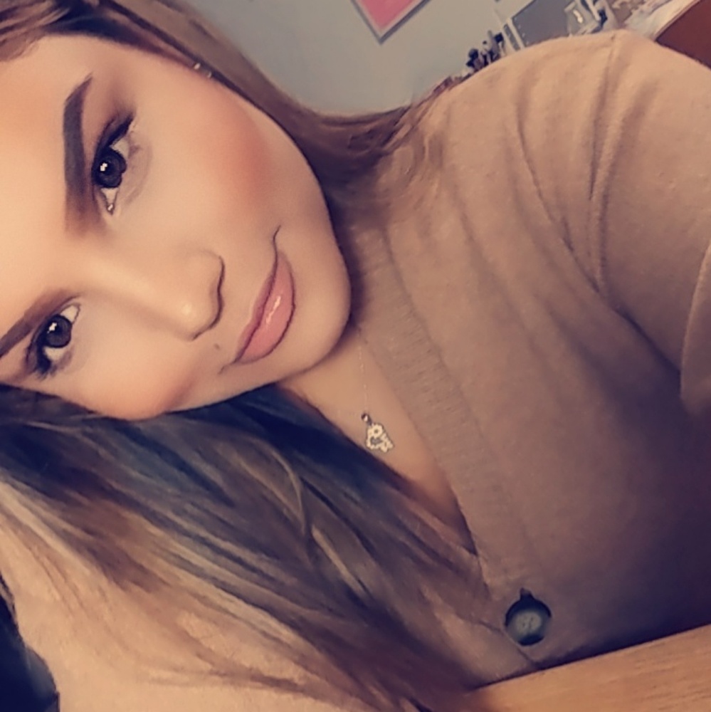 Meet your Posher, Lexi